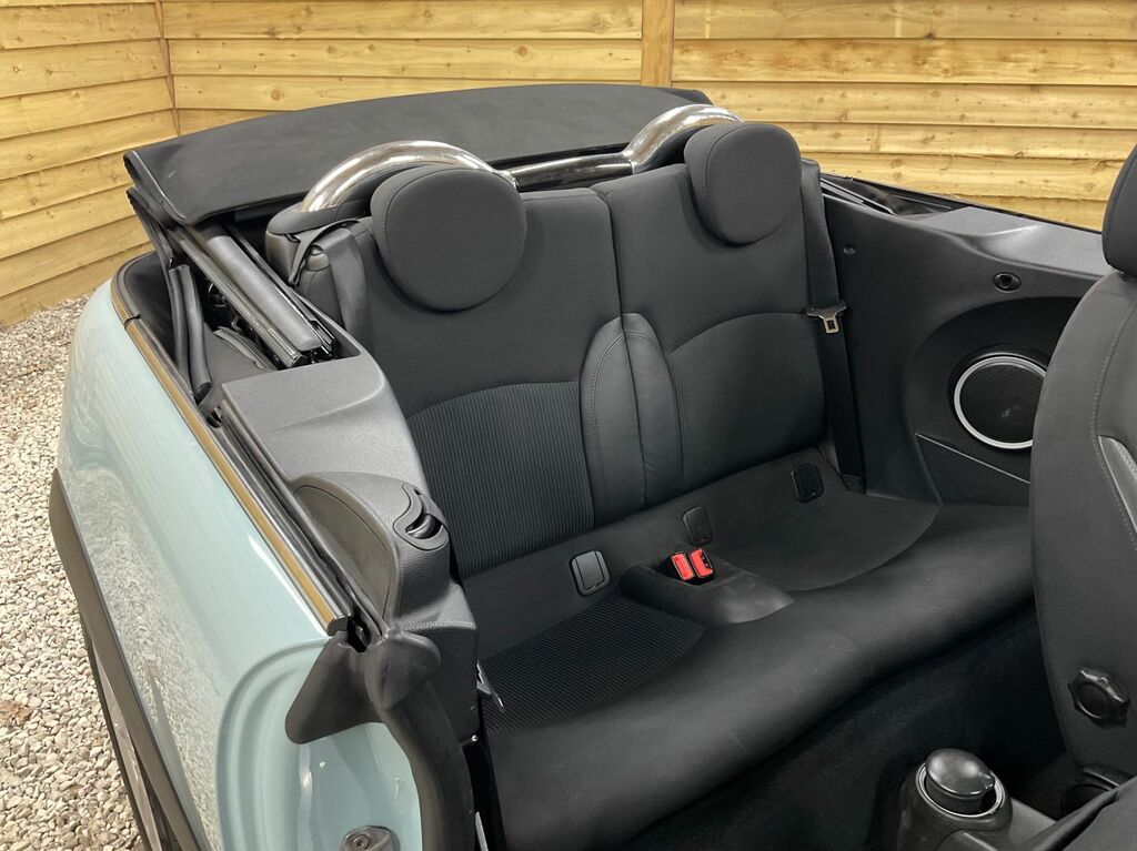 Mini Convertible Cooper D Black #23