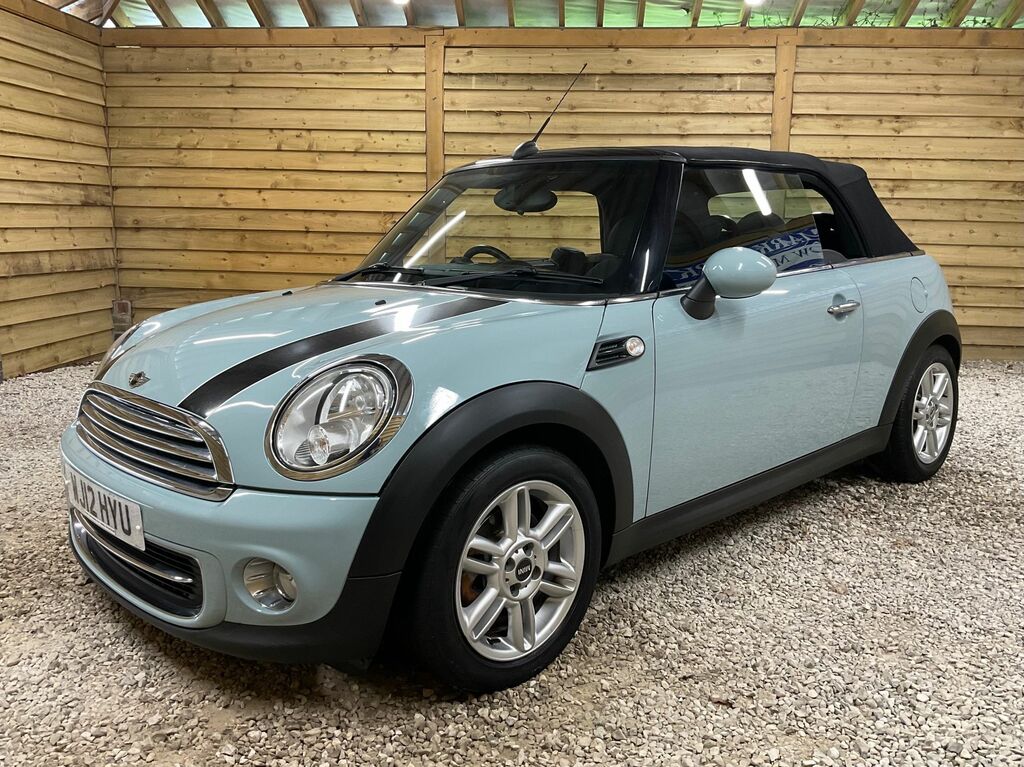 Mini Convertible Cooper D Black #10