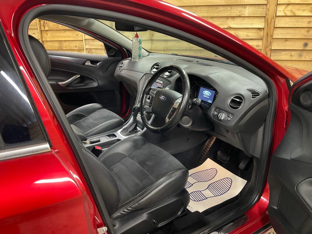 Ford Mondeo Hatchback 2.0 White #10