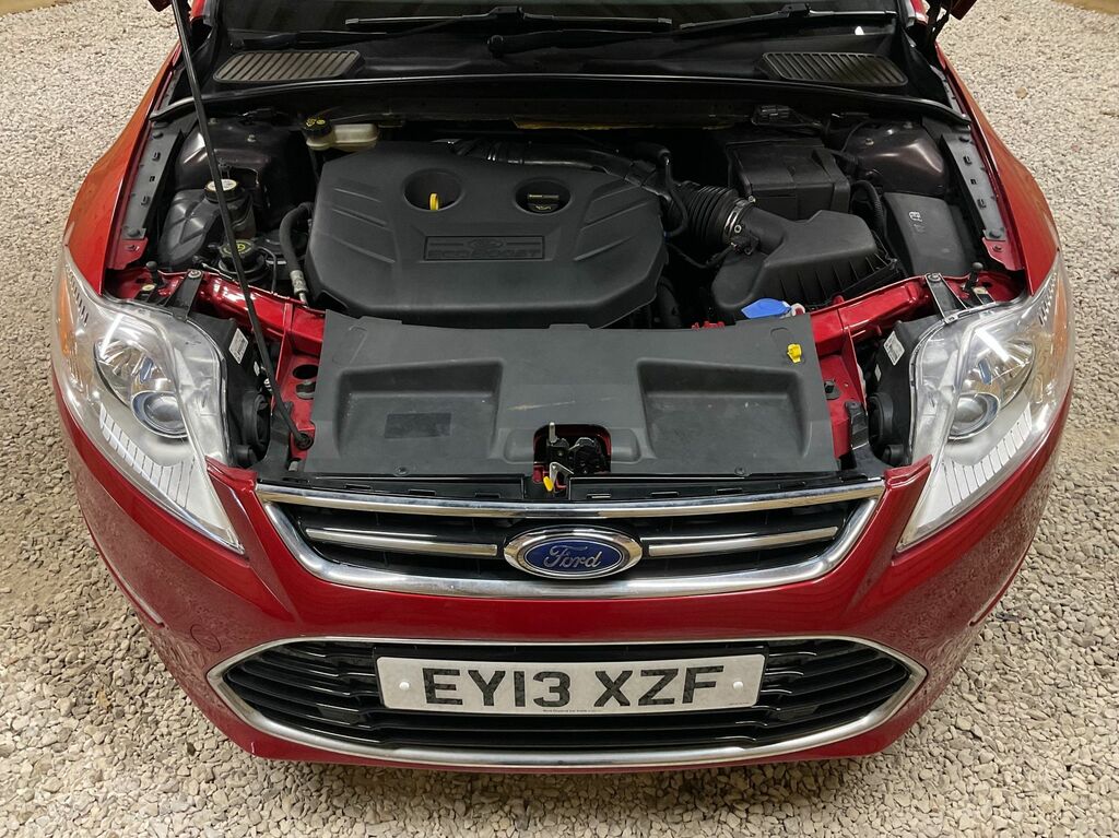 Ford Mondeo Hatchback 2.0 White #48