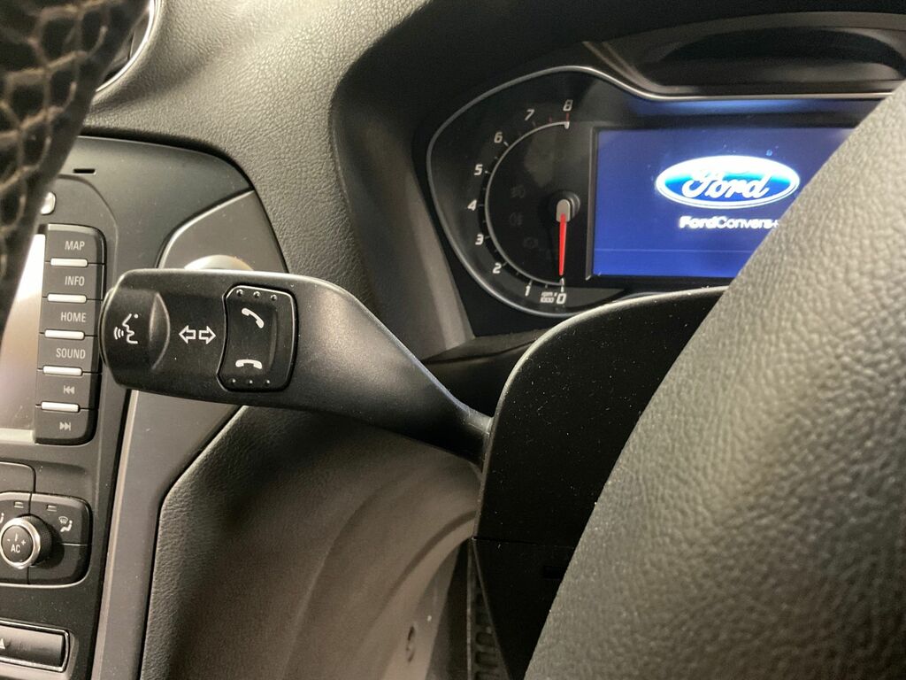 Ford Mondeo Hatchback 2.0 White #27