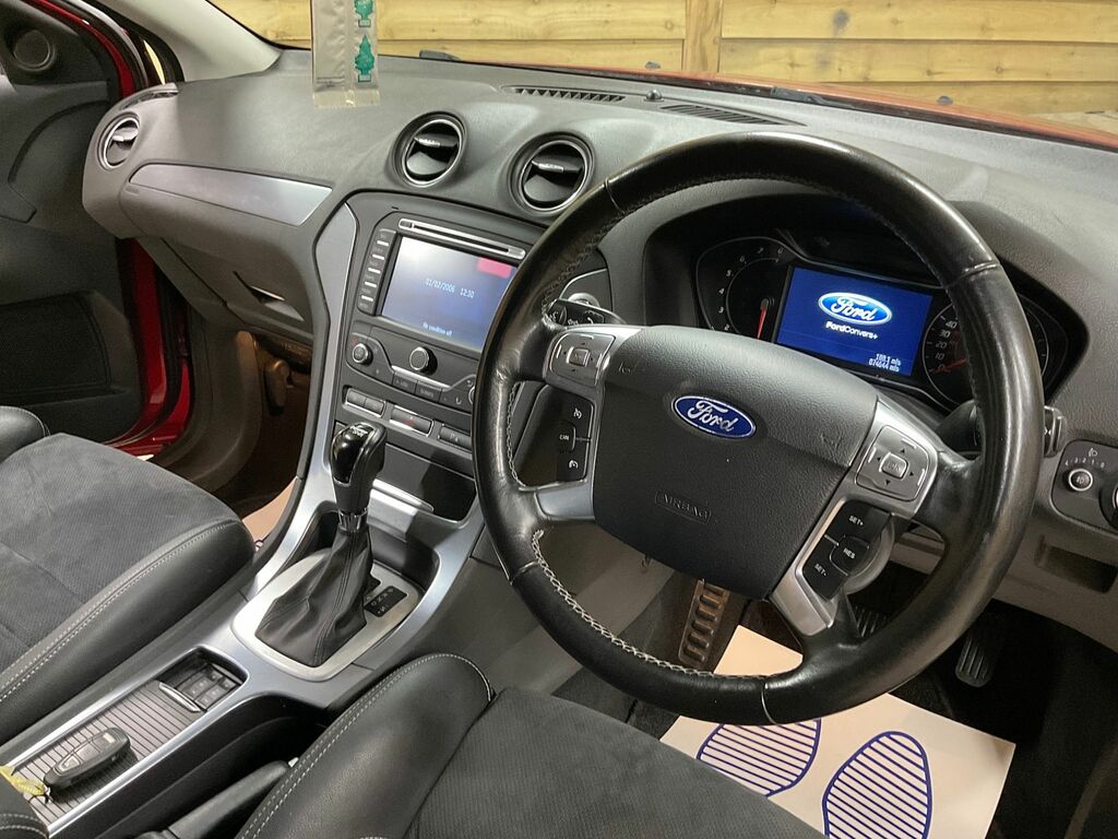 Ford Mondeo Hatchback 2.0 White #11
