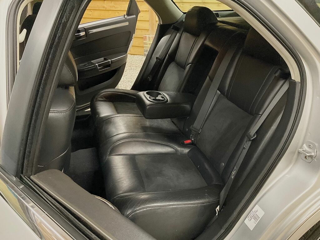 Chrysler 300C Crd V6 Lux Estate Blue #26