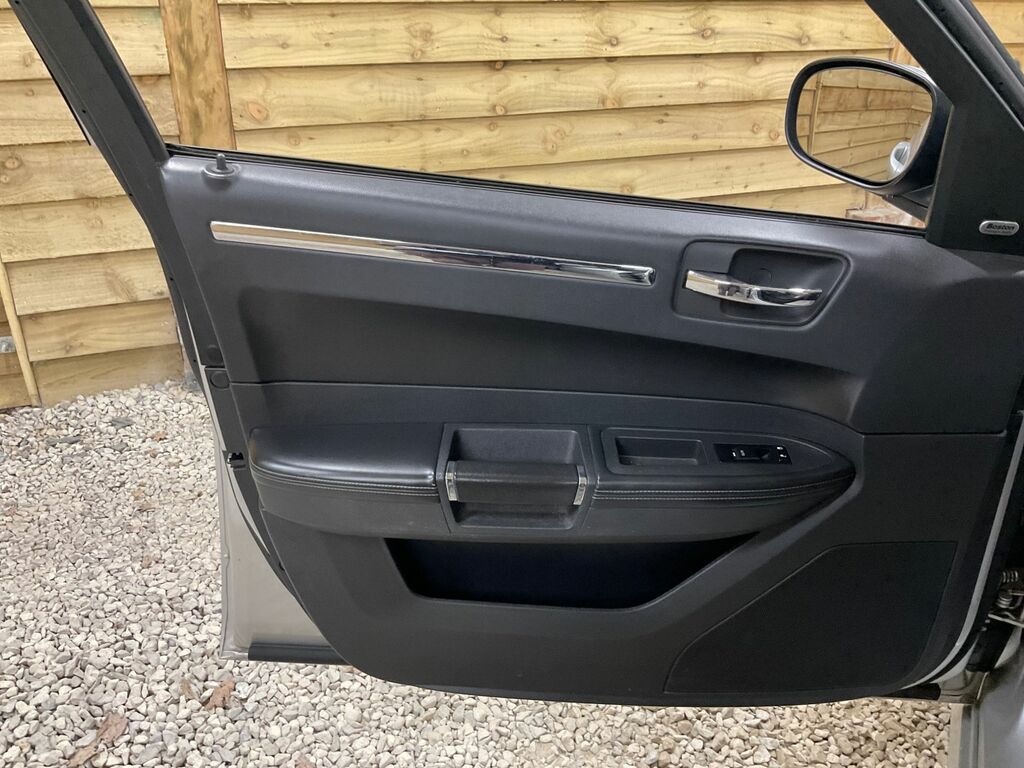 Chrysler 300C Crd V6 Lux Estate Blue #20