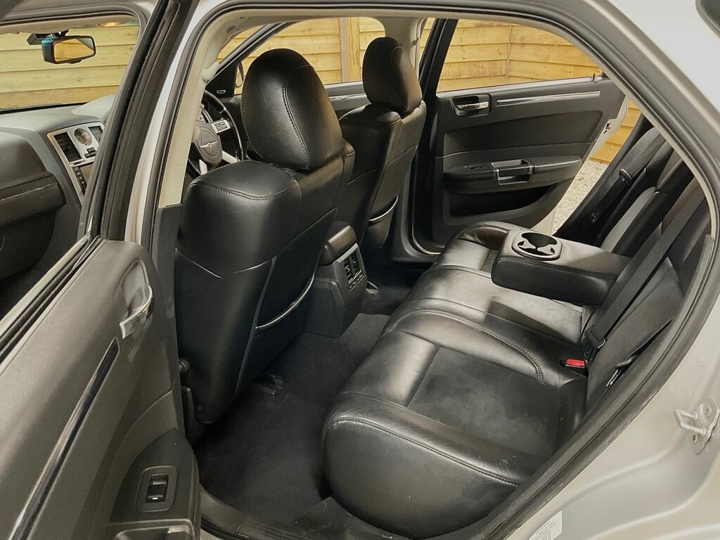 Chrysler 300C Crd V6 Lux Estate Blue #25