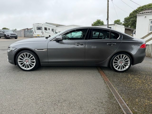 Jaguar XE 2017 2.0 R-sport 178 Bhp White #10