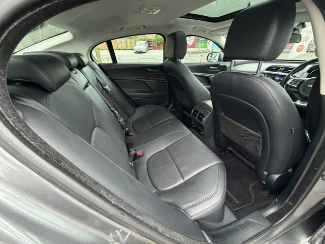Jaguar XE 2017 2.0 R-sport 178 Bhp White #19