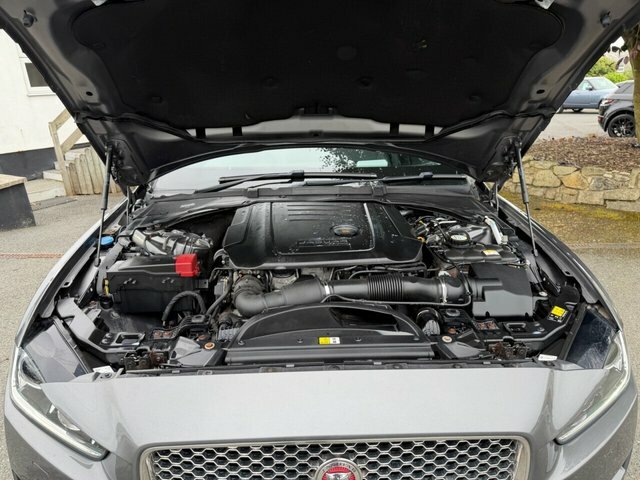 Jaguar XE 2017 2.0 R-sport 178 Bhp White #28