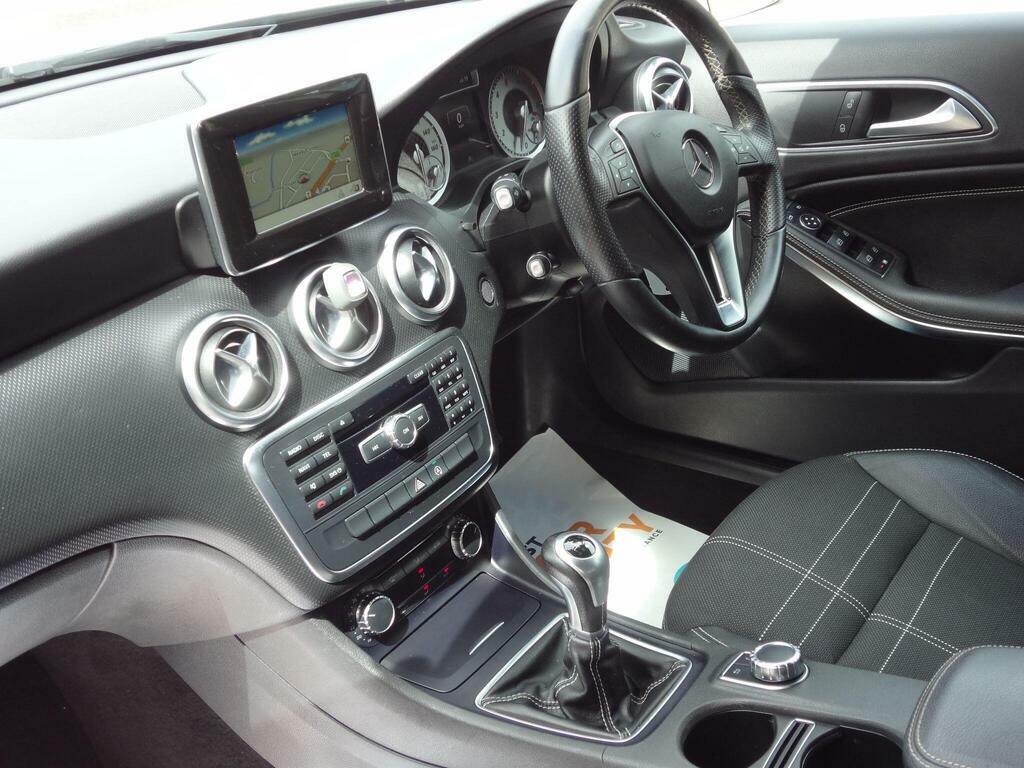 Mercedes-Benz A Class 1.6 A200 Sport Euro 6 S S White #2