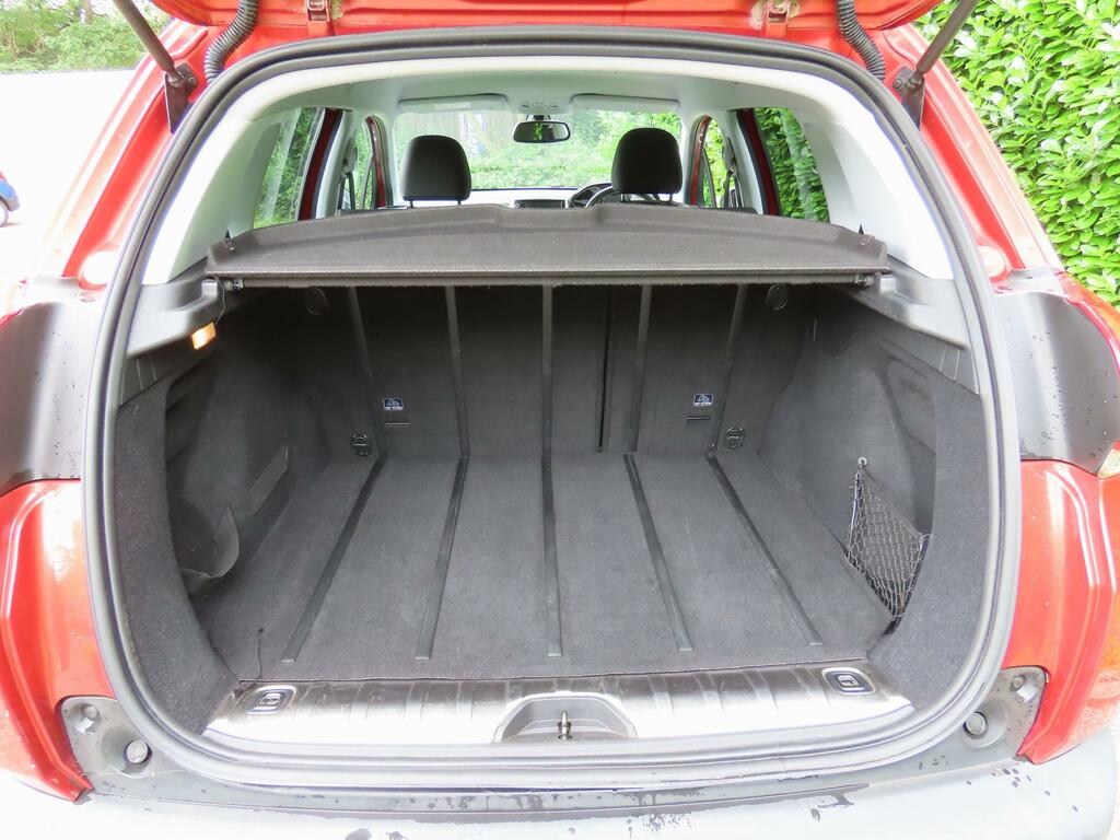 Peugeot 2008 Allure Black #10