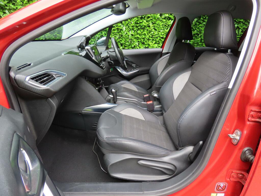 Peugeot 2008 Allure Black #14