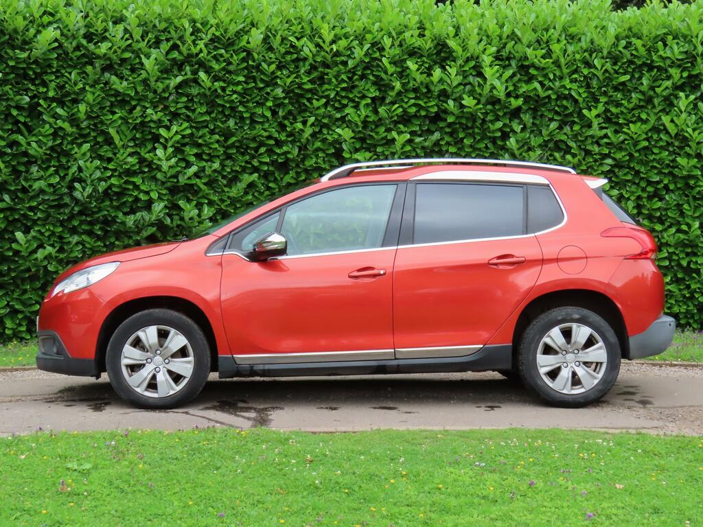 Peugeot 2008 Allure Black #4