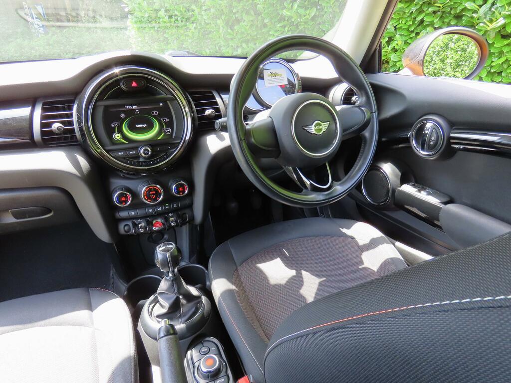 Mini Hatch 1.2 One Hatchback Euro 6 Ss GV15RNE Orange #3