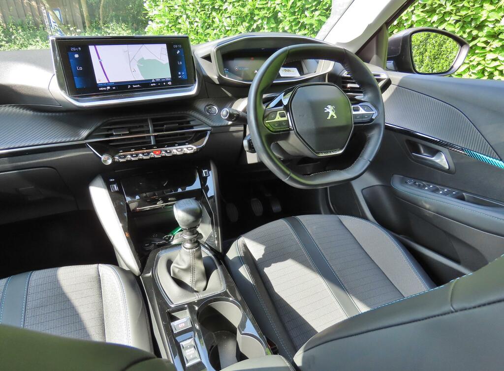 Peugeot 208 1.2 Puretech Allure Premium Hatchback M Grey #3