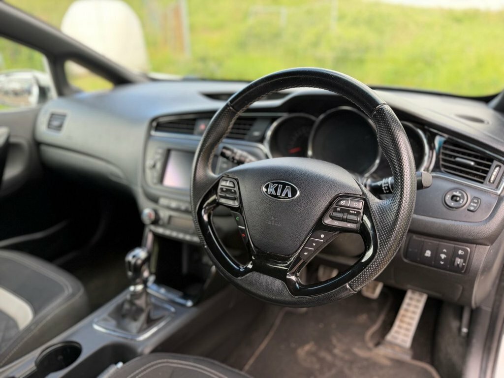 Kia Proceed 1L Gt-line White #5