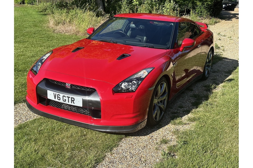 Nissan GT-R V6 Premium Edition U367 Ulez Red