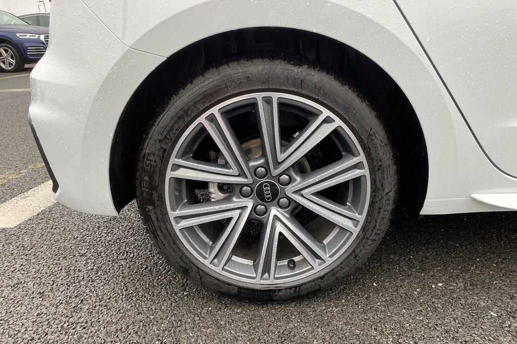 Audi A1 1.5 Tfsi 35 S Line Sportback S Tronic E AX25FYH White #5