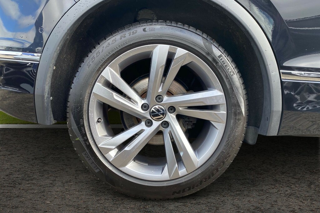 Volkswagen Tiguan 1.5 Tsi R-line Edition Dsg Euro 6 Ss YA73XFO Black #5