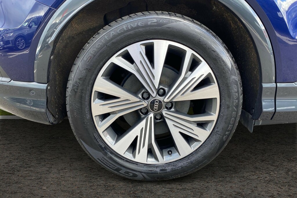 Audi Q4 E Tron 40 Sport Sportback 82Kwh 204 Ps YH23FVR Blue #5