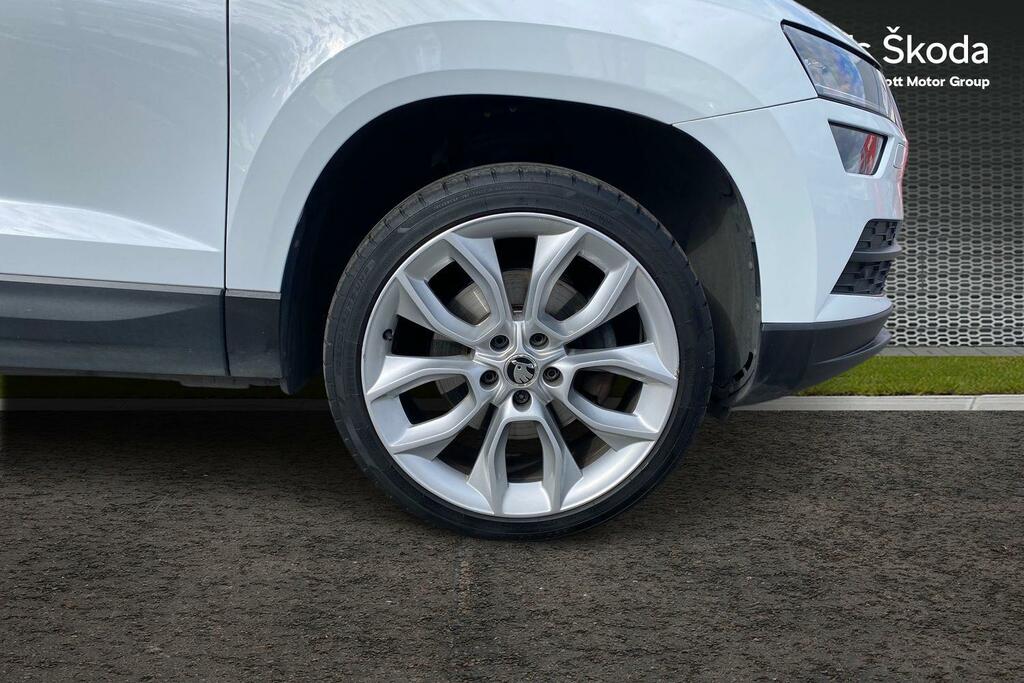 Skoda Karoq 1.5 Tsi Act Se L Suv Dsg Euro 6 Ss MJ21KJO White #5