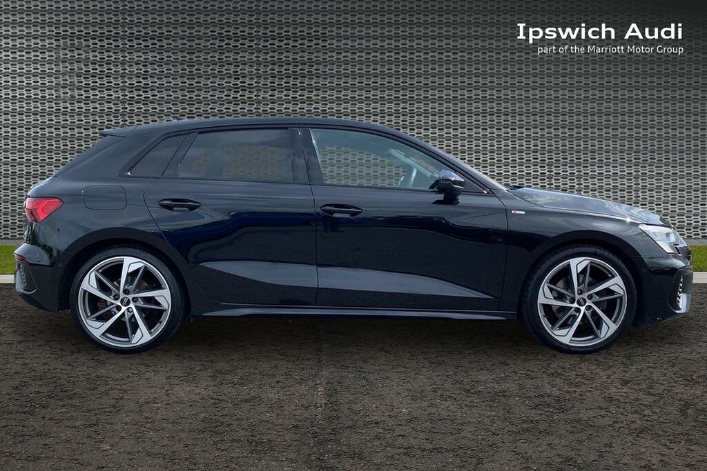 Audi A3 1.5 Tfsi 35 Black Edition Sportback S T RA24KSN Black #4