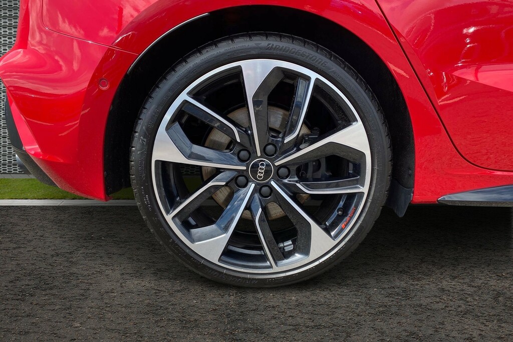 Audi S3 2.0 Tfsi Black Edition Sportback S Tron AV75XFS Red #5