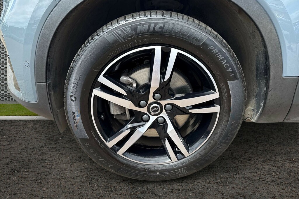 Volvo XC40 2.0 B4 Mhev Plus Suv Hybrid Dct Aw GY23ZHA Grey #5
