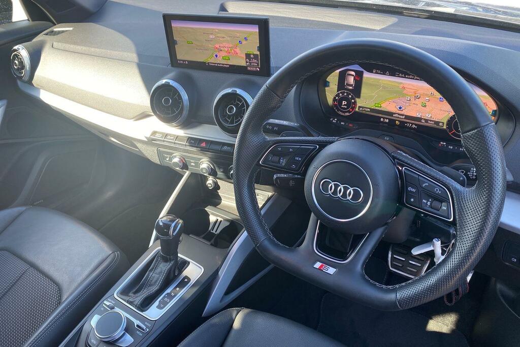 Audi Q2 1.5 Tfsi Cod 35 Black Edition Suv S Tro AV73KCG Grey #6