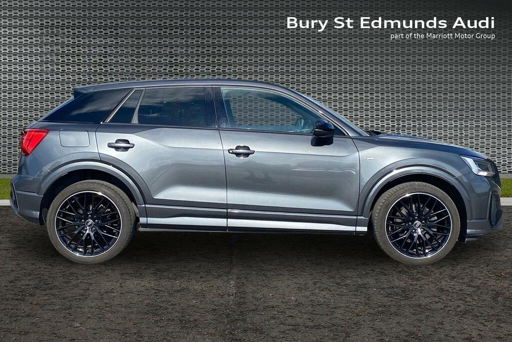 Audi Q2 1.5 Tfsi Cod 35 Black Edition Suv S Tro AV73KCG Grey #4
