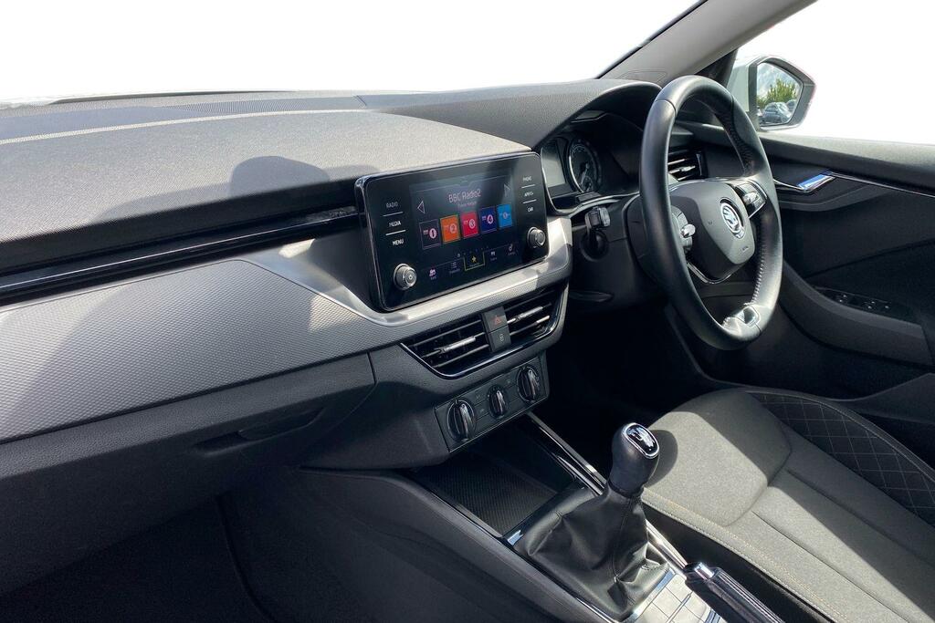 Skoda Kamiq 1.0 Tsi Se Euro 6 Ss EJ72VHN White #2
