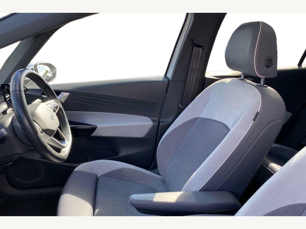 Volkswagen ID.3 Pro Performance 58Kwh Max Hatchback A DA22OFE Black #2
