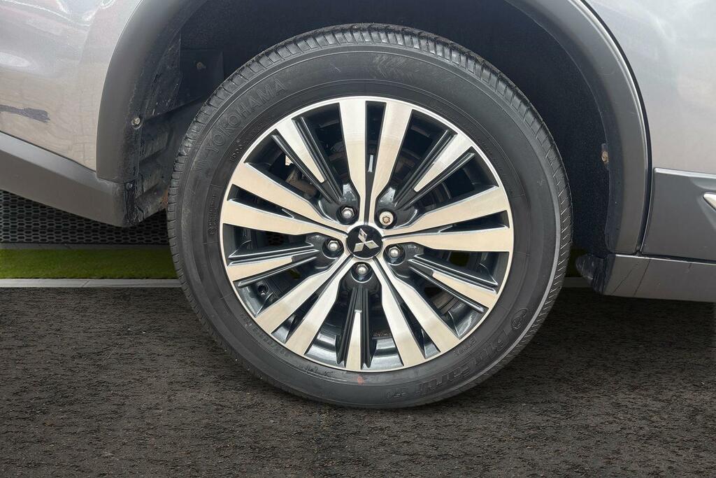 Mitsubishi Outlander 2.0 Mivec Exceed Suv Cvt 4Wd Euro 6 S Grey #5
