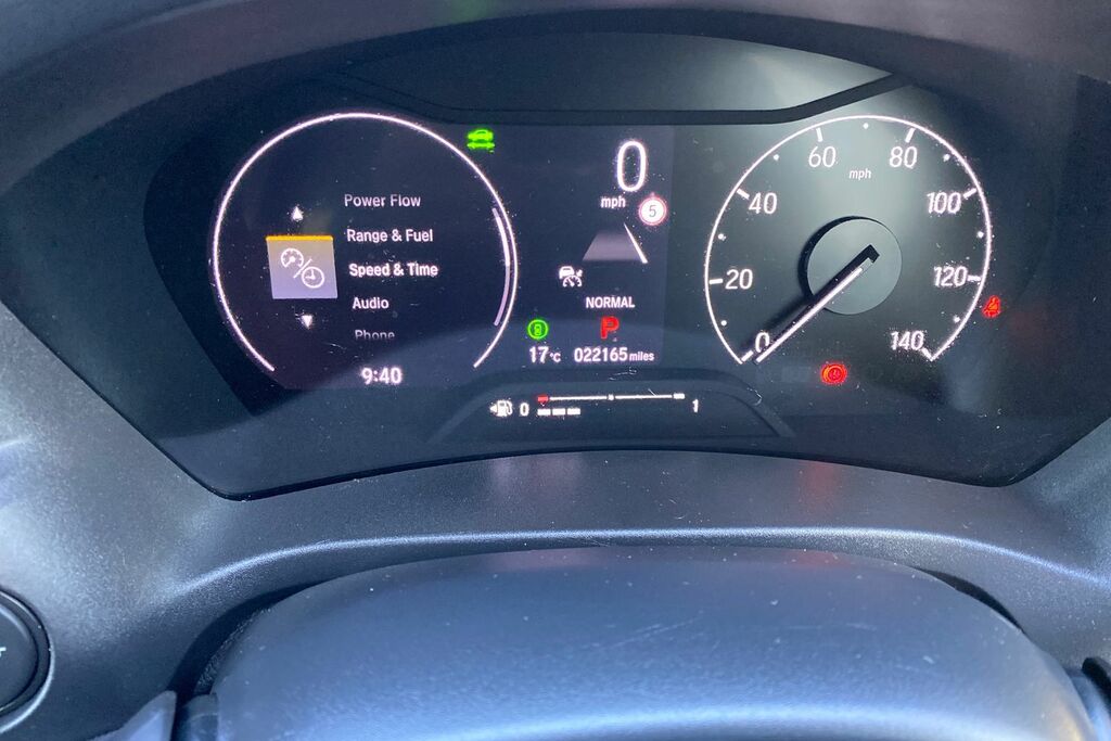 Honda Hr-V Advance White #25