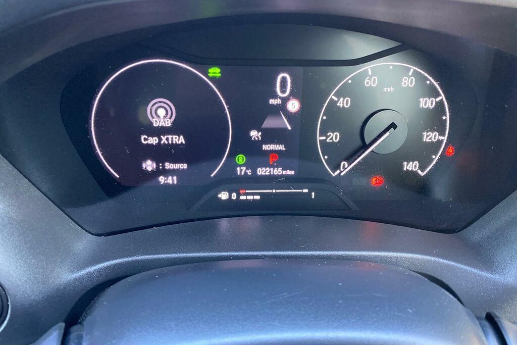 Honda Hr-V Advance White #26