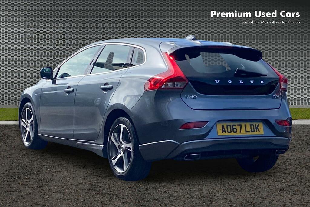 Volvo V40 Hatchback White #3