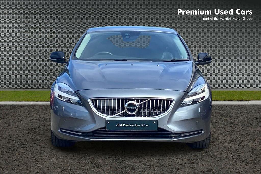 Volvo V40 Hatchback White #7