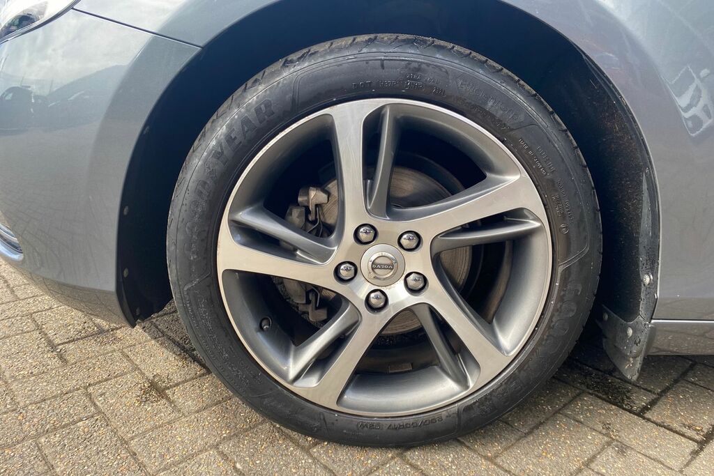 Volvo V40 Hatchback White #44