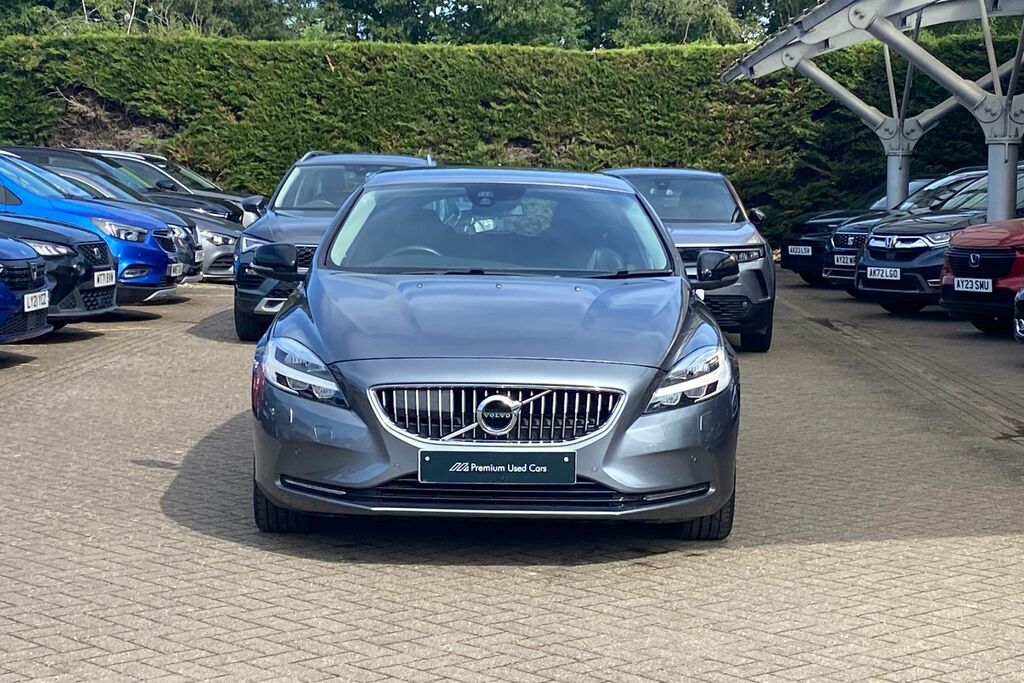 Volvo V40 Hatchback White #46