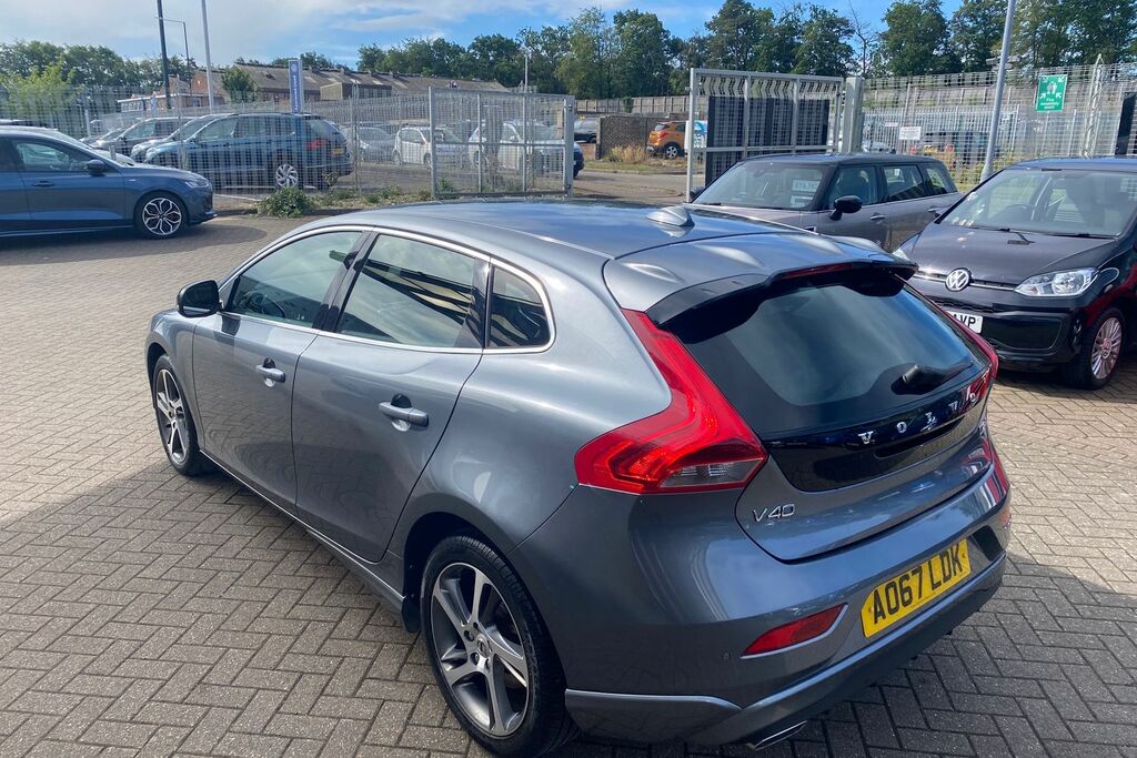 Volvo V40 Hatchback White #36