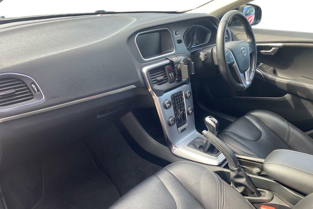 Volvo V40 Hatchback White #2