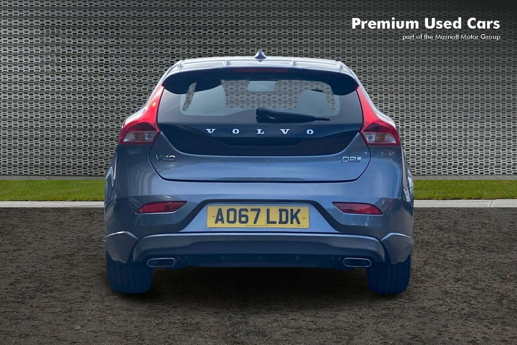 Volvo V40 Hatchback White #9