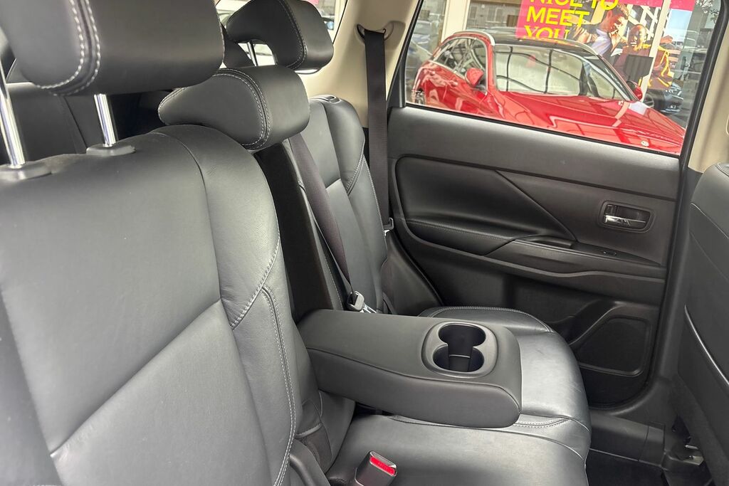 Mitsubishi Outlander 4 Grey #43