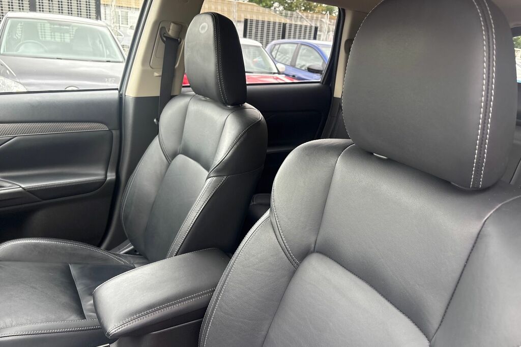 Mitsubishi Outlander 4 Grey #29