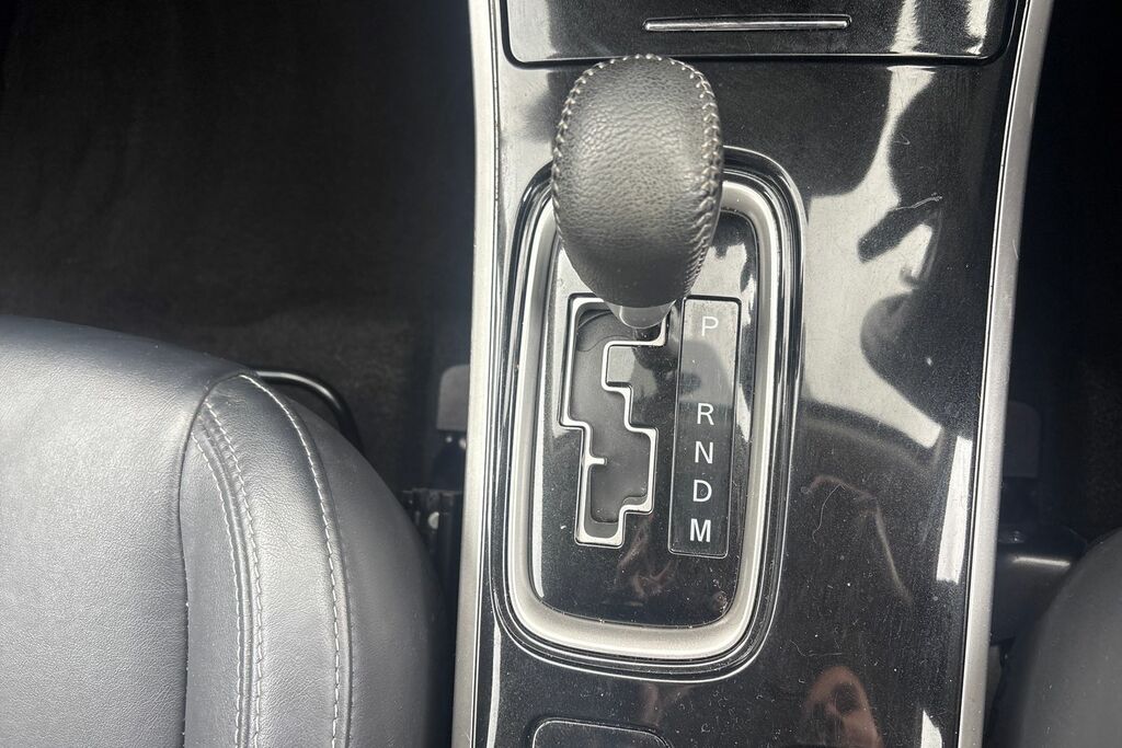 Mitsubishi Outlander 4 Grey #23
