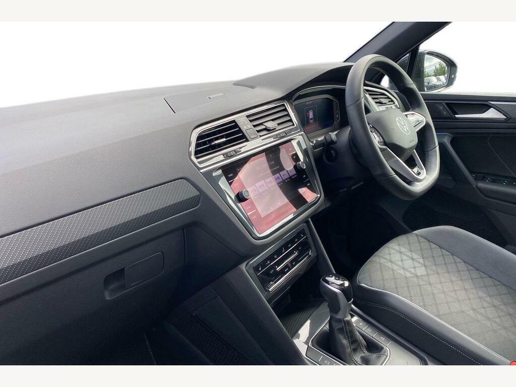 Volkswagen Tiguan 1.5 Tsi Black Edition Suv Dsg Euro 6 S MK24VHO Black #2