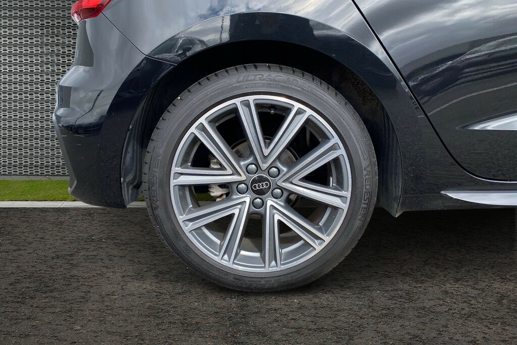 Audi A1 1.5 Tfsi 35 S Line Sportback S Tronic E Black #5