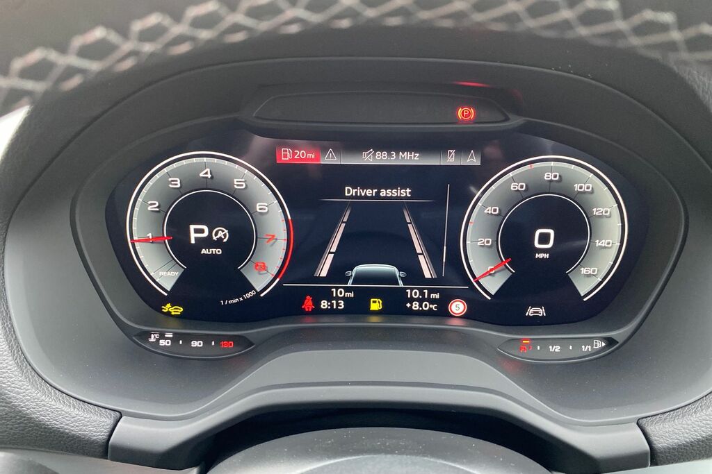 Audi Q2 35 Tfsi Black Edition S Tronic Tech Pro White #25