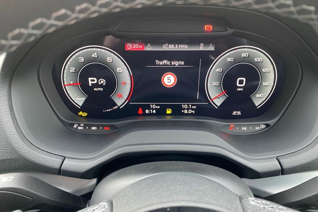 Audi Q2 35 Tfsi Black Edition S Tronic Tech Pro White #36
