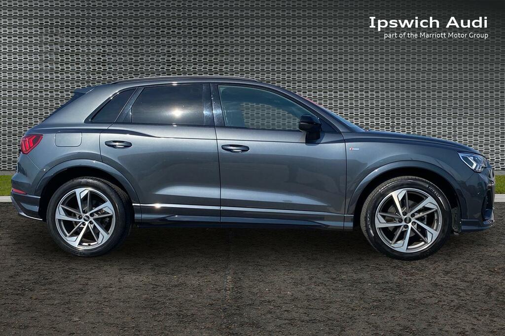 Audi Q3 1.5 Tfsi Cod 35 Black Edition Suv S Tro CF21USM Grey #4