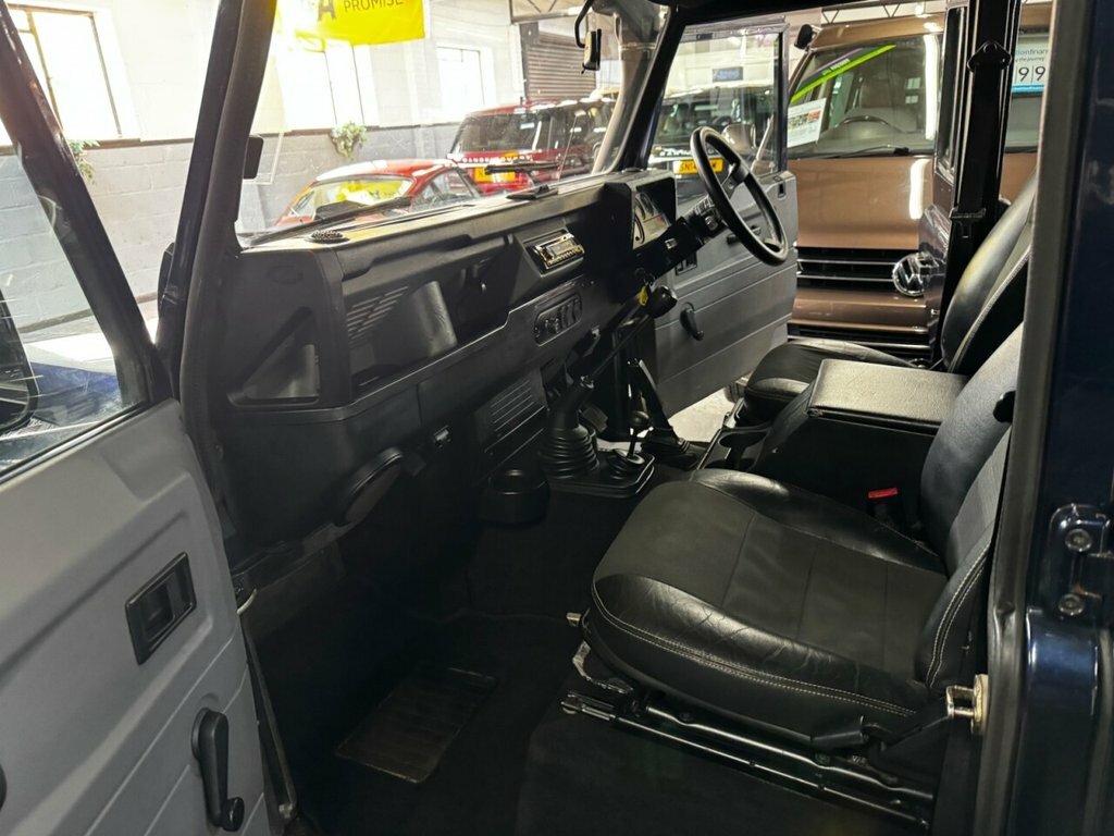 Land Rover Defender 110 2.5 Td5 County Suv Mwb 120 Bhp Green #14
